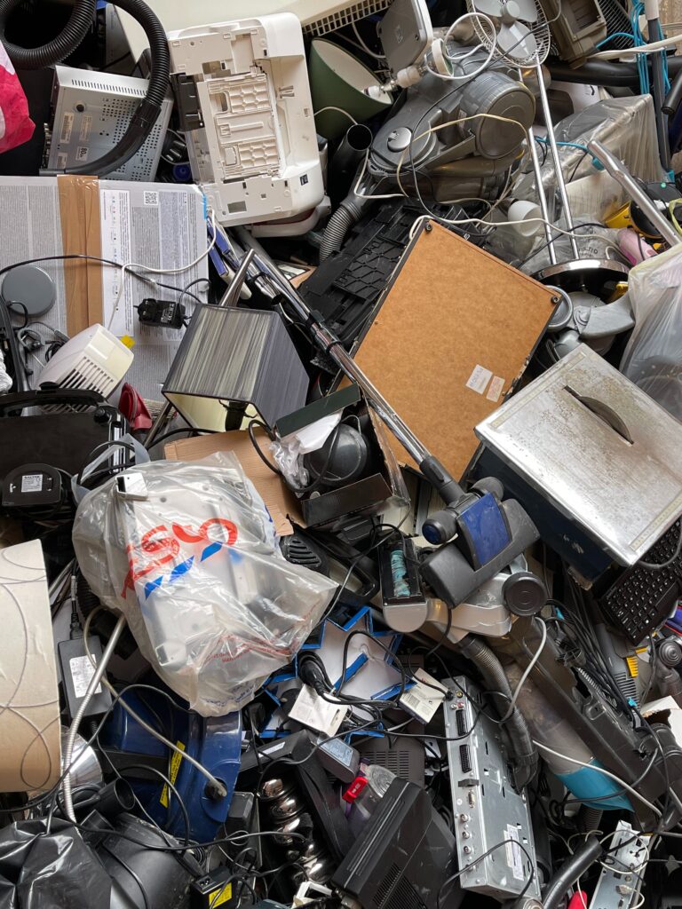 Met Electro4life is witgoed en bruingoed recycling niet alleen ecologisch, maar ook economisch voordelig. Wij bieden een vaste prijs voor uw afgedankte apparaten, waardoor u direct bijdraagt aan een circulaire economie en tegelijkertijd uw financiële planning stabiliseert